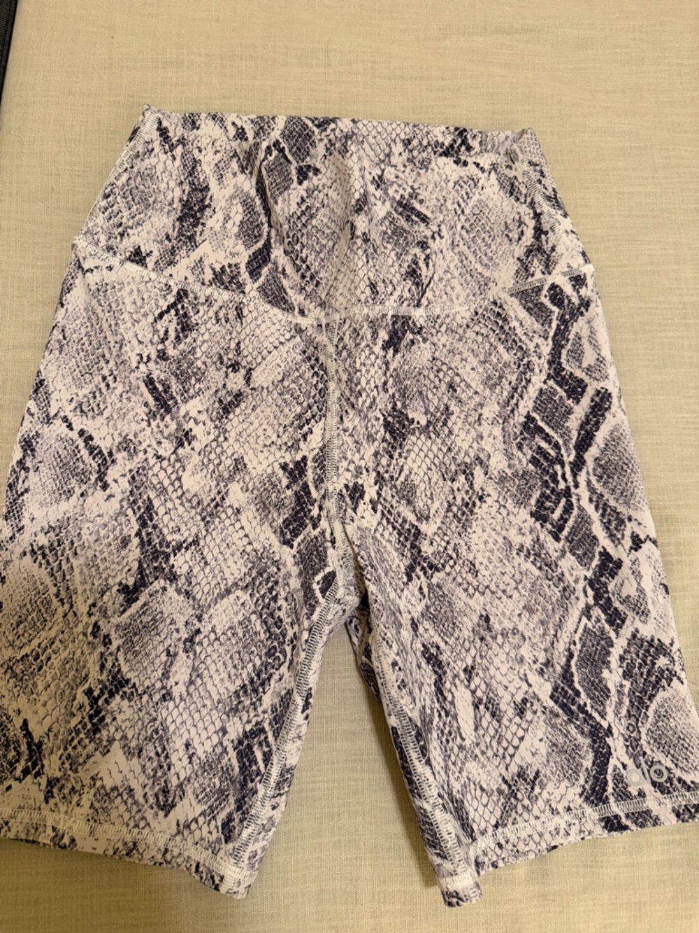 ALO-Snake Print High-Waist Biker Shorts 7”